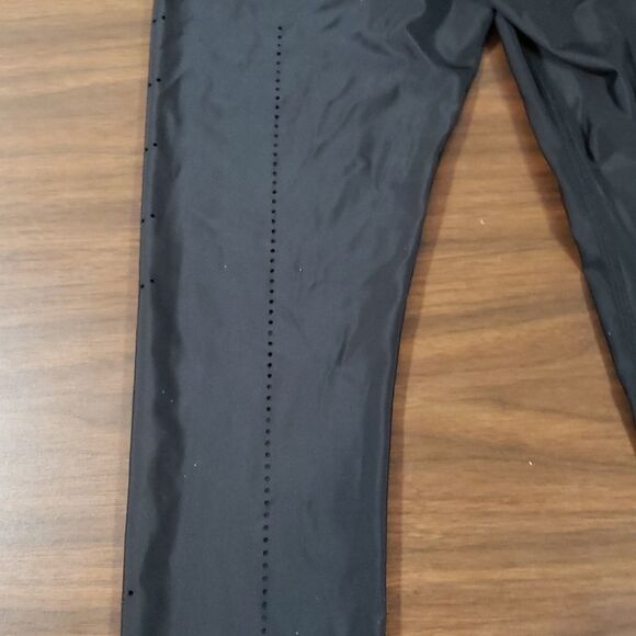 Electric Yoga Laser Cut Design Leggings Sexy Line Up the Back of Your Leg Medium - Picture 4 of 7